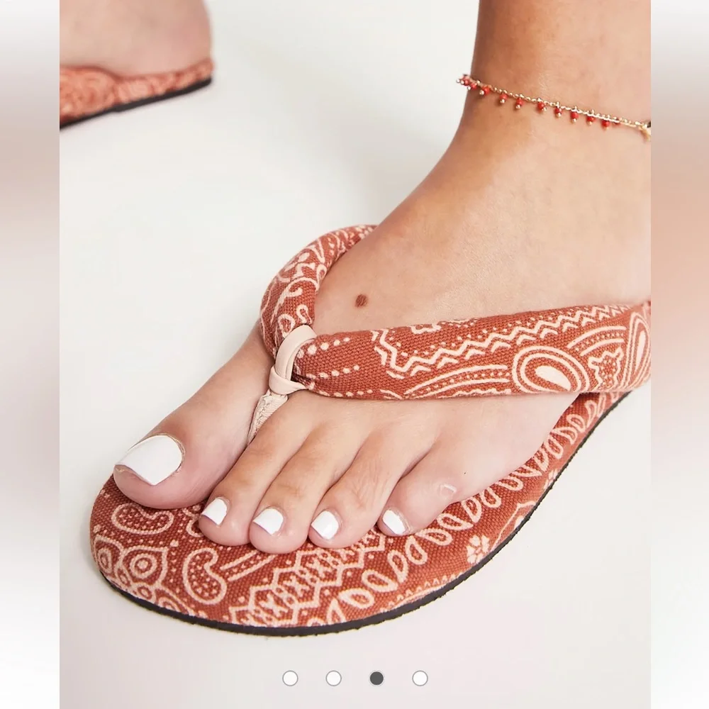 Free People flip flops - Picture 3 of 3